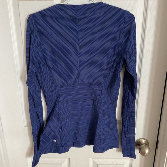 Lululemon Base Runner long sleeve t shirt, size 8 - Picture 2 of 5
